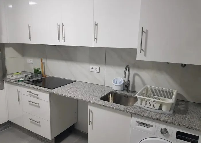 5 Bedroom 900 Meters From The *