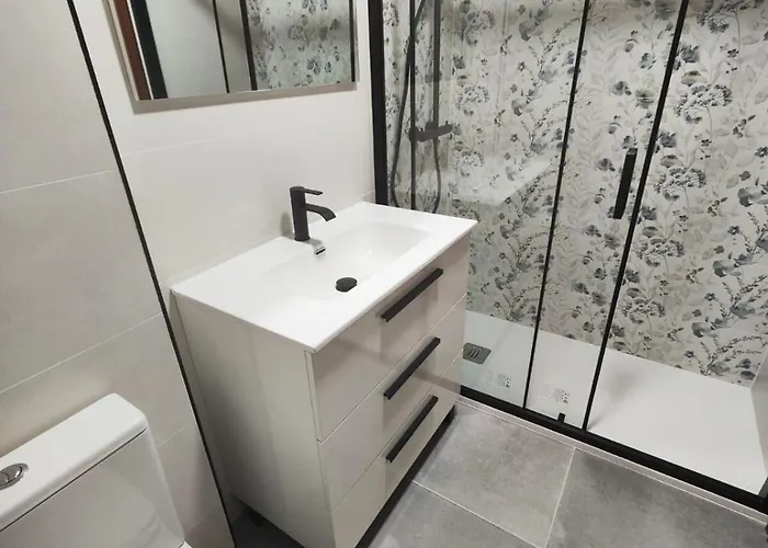 5 Bedroom 900 Meters From The